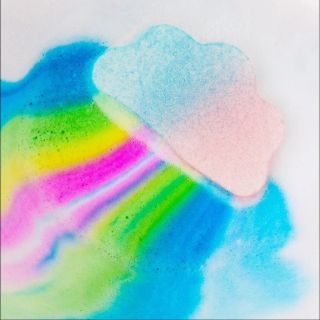 HELLO BLOOMBEE 💛 Bine ați venit pe pagina noastră de Instagram @Bloombee.ro! 🌸 Noi suntem o mică echipă pasionată de bombe...